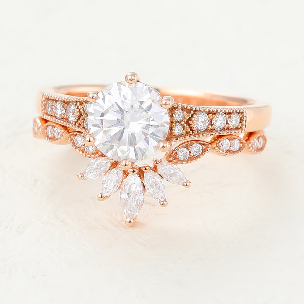 Griffin-1.0 Carats Round Moissanite Vintage Bridal Ring Set