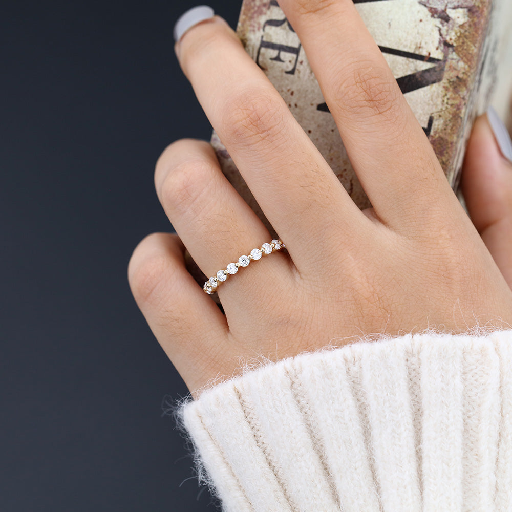 Isla-1.22 TCW Round Moissanite Bezel Wedding Band