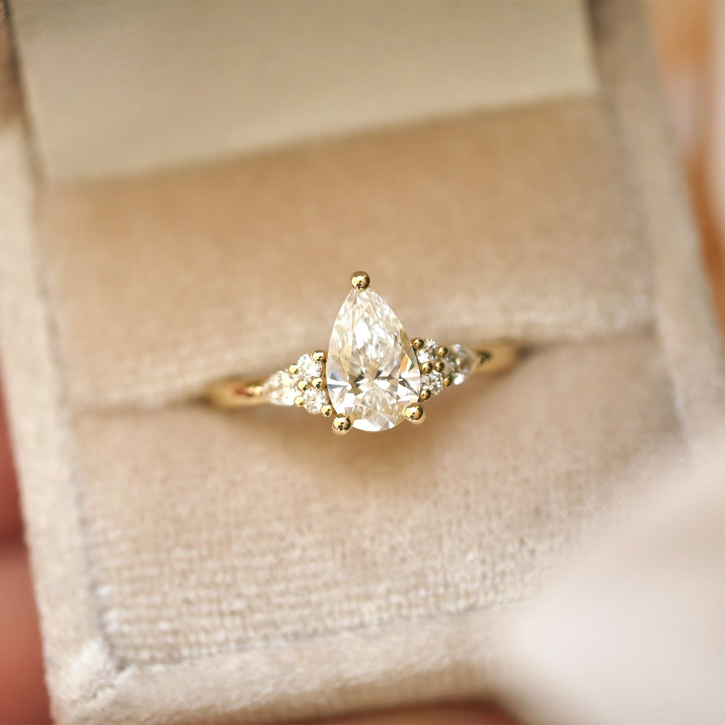 1.0 CT Pear Shape CVD Diamond Cluster Setting Engagement Ring