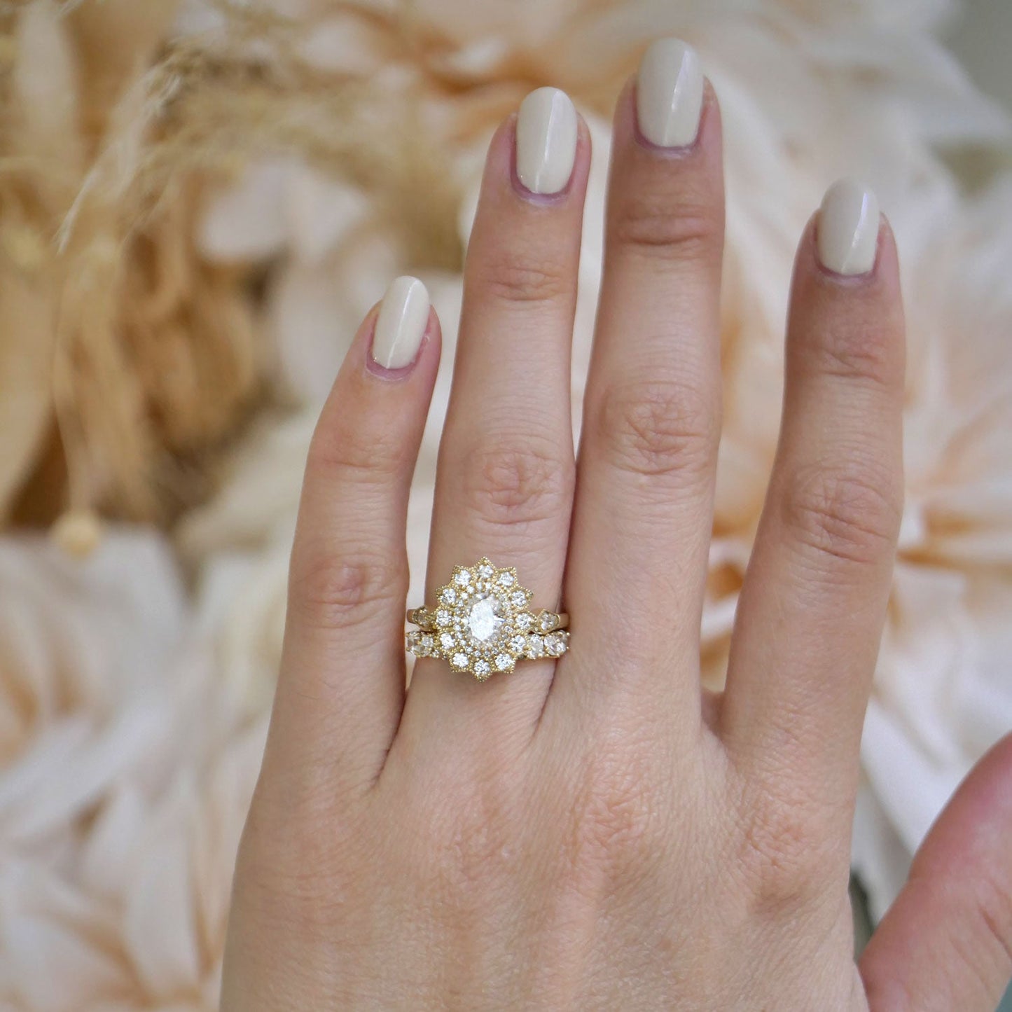 0.75 CT Oval Shape CVD Diamond Sunflower Engagement Ring