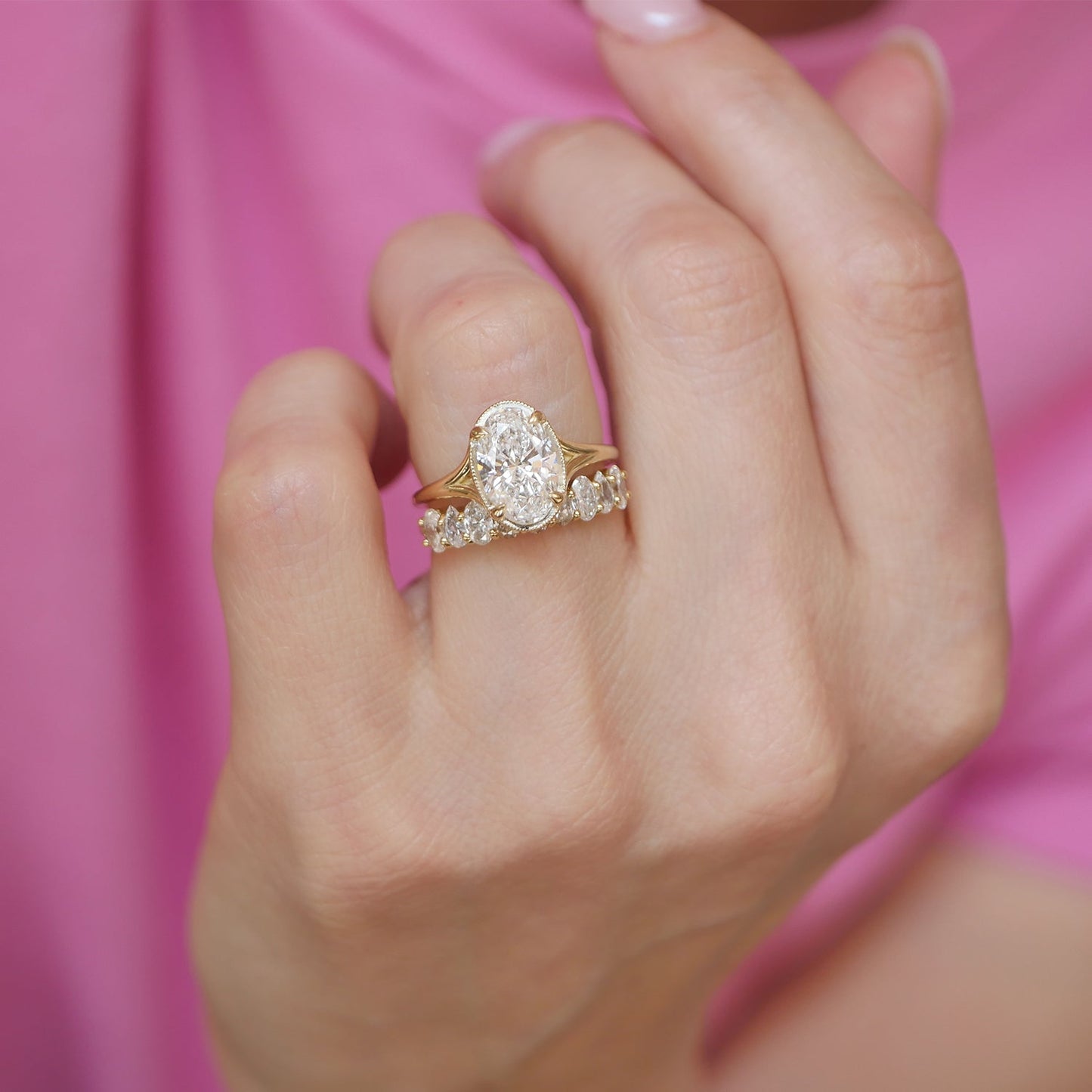 2.5 CT Oval Shape CVD Diamond Split Shank Setting Engagement Ring