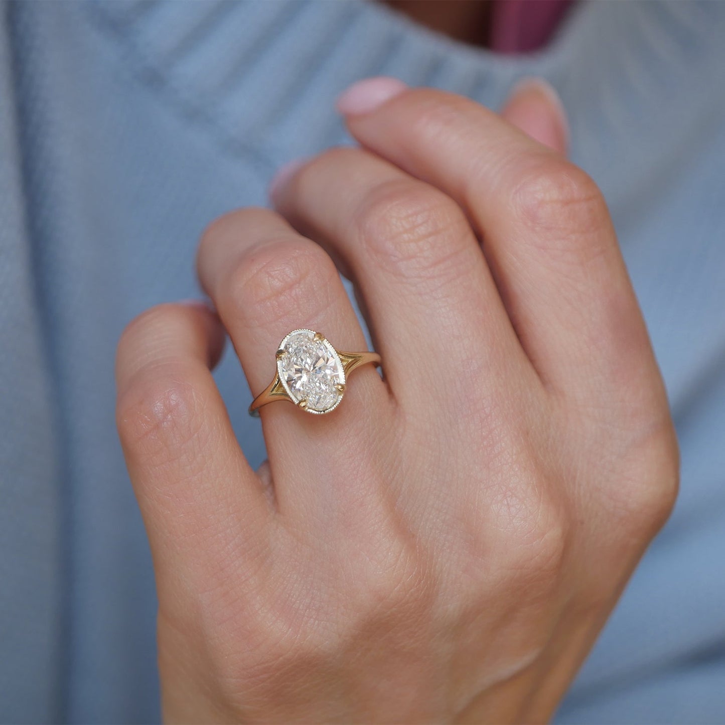 2.5 CT Oval Shape CVD Diamond Split Shank Setting Engagement Ring