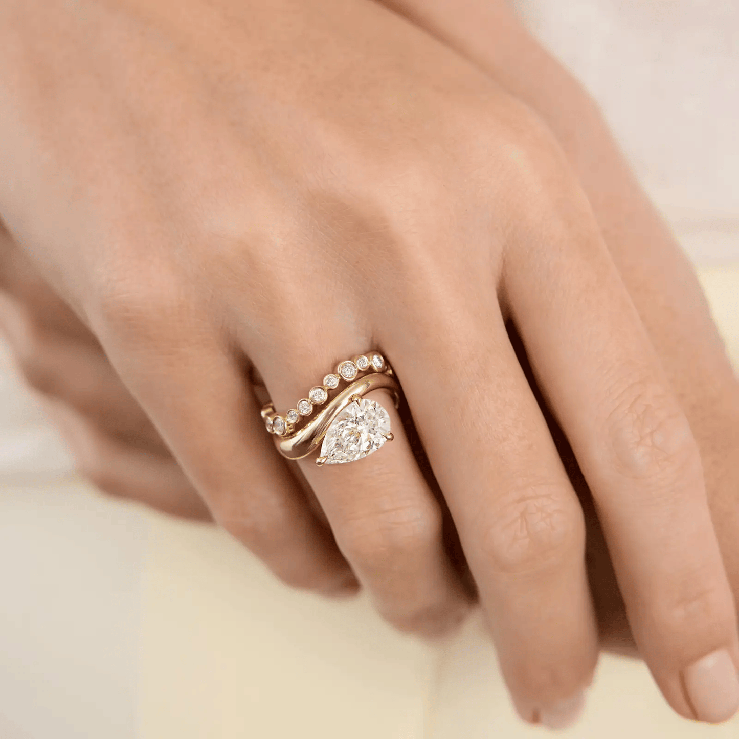 2.0 CT Pear Floating Solitaire Diamond Engagement Ring