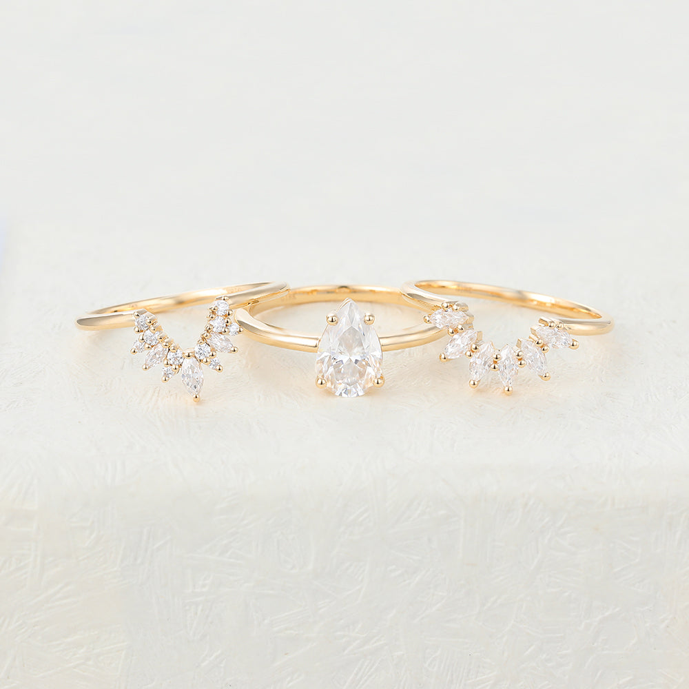 Aurora-1.5 Carats Pear Moissanite Cluster Bridal Ring Set