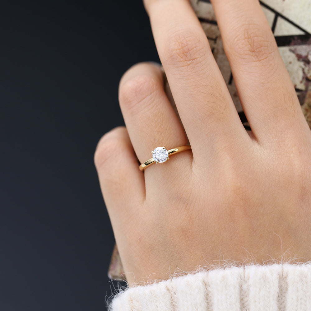 Jacqueline-0.41 Carats Round Moissanite Solitaire Engagement Ring
