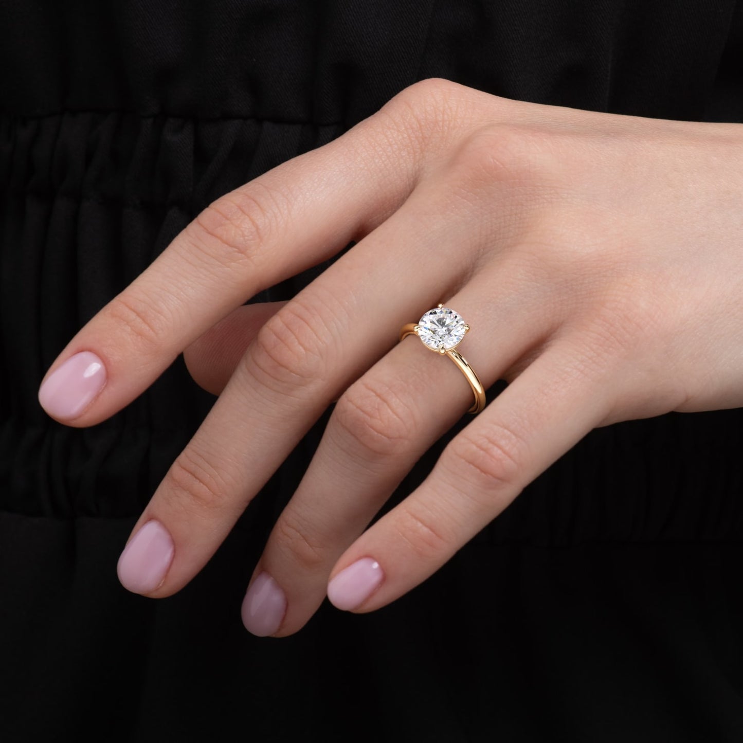Ariana-1.0 Carats Round Moissanite Solitaire Engagement Ring
