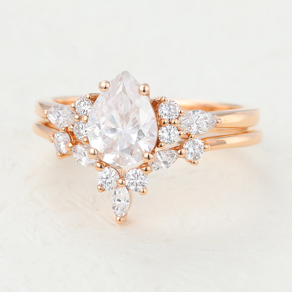 Jasmine-1.20 Carats Pear Moissanite Cluster Bridal Ring Set