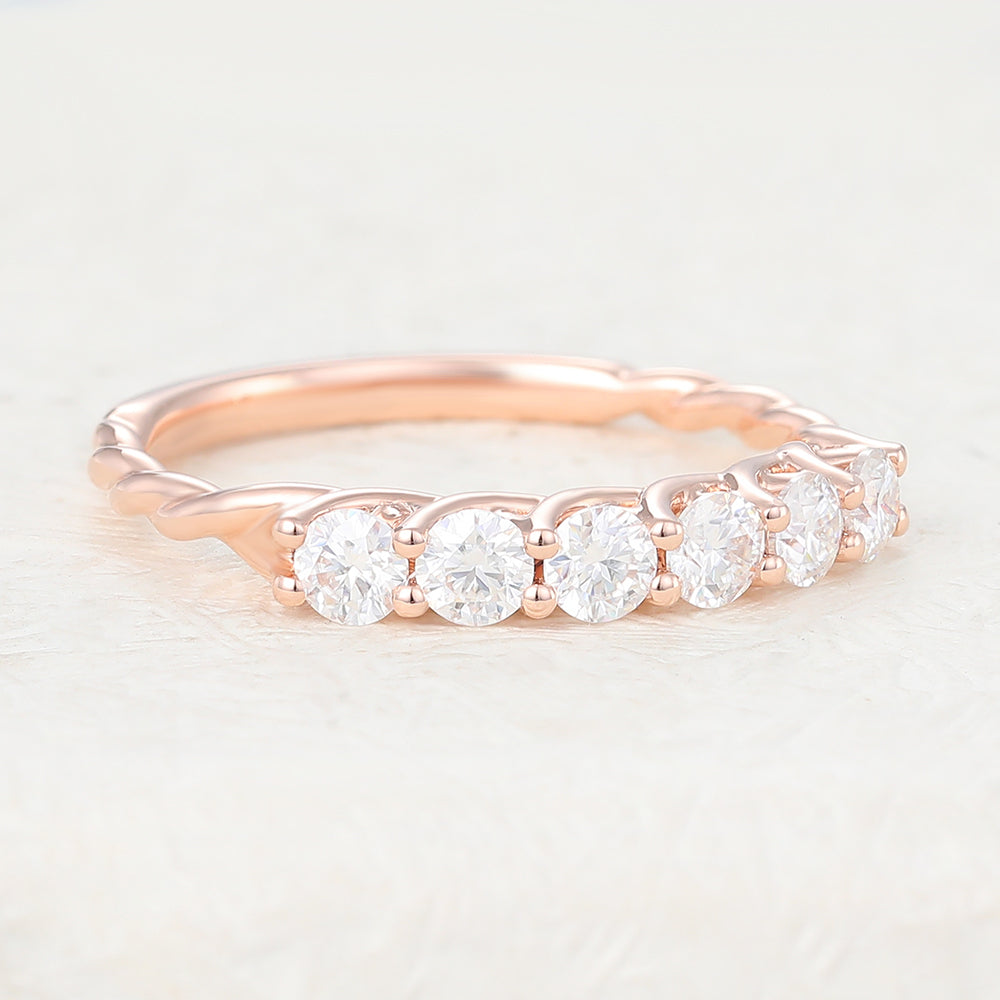 Hudson-0.6 TCW Round Moissanite Vintage Wedding Band