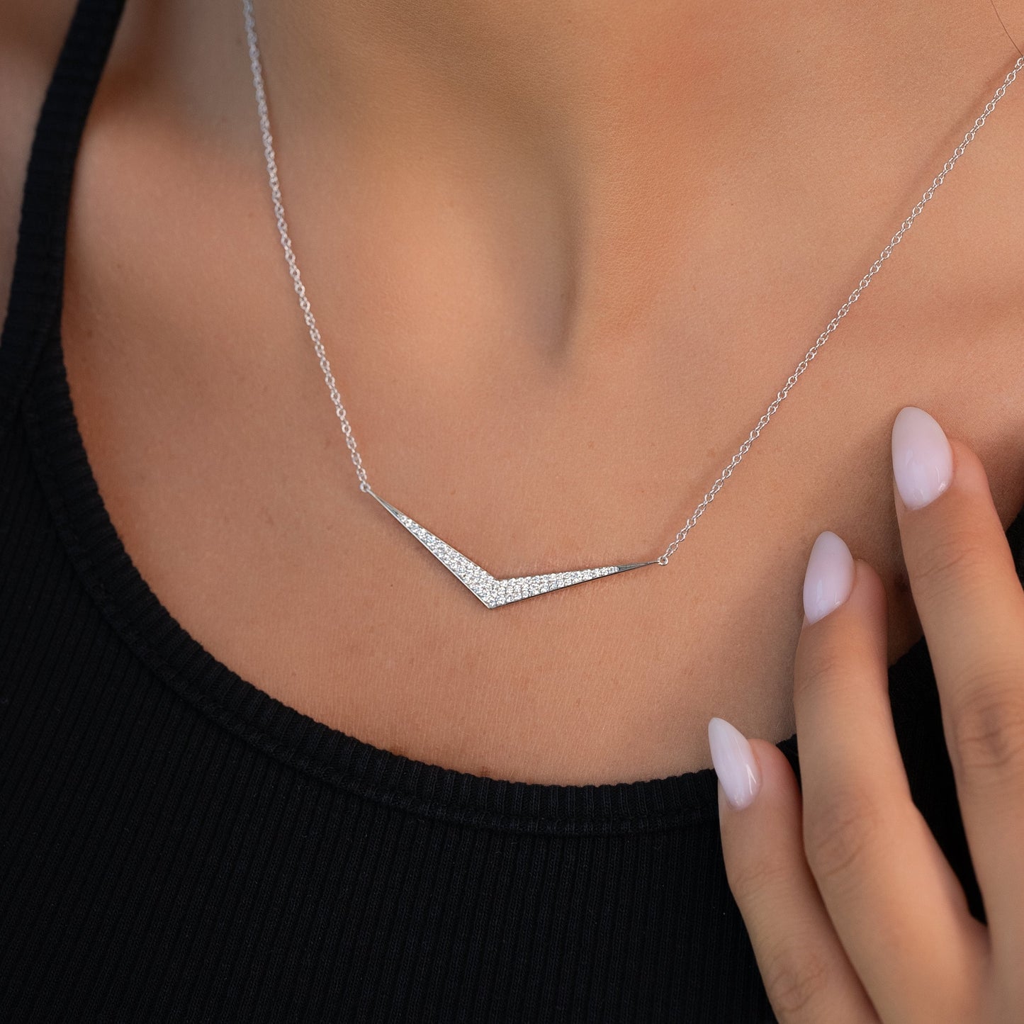 Lucky-0.35 Carats Round Moissanite Wing Necklace