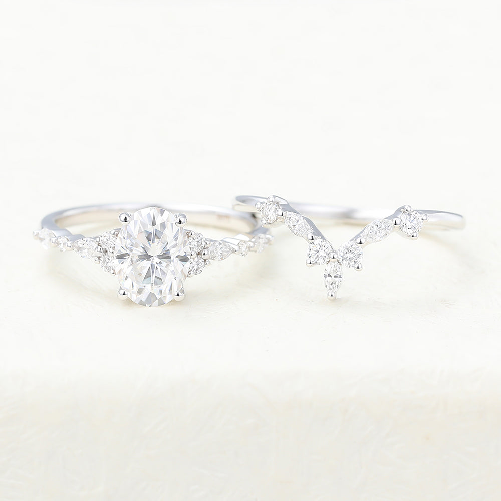 Delilah-1.33 Carats Oval Moissanite Cluster Bridal Ring Set