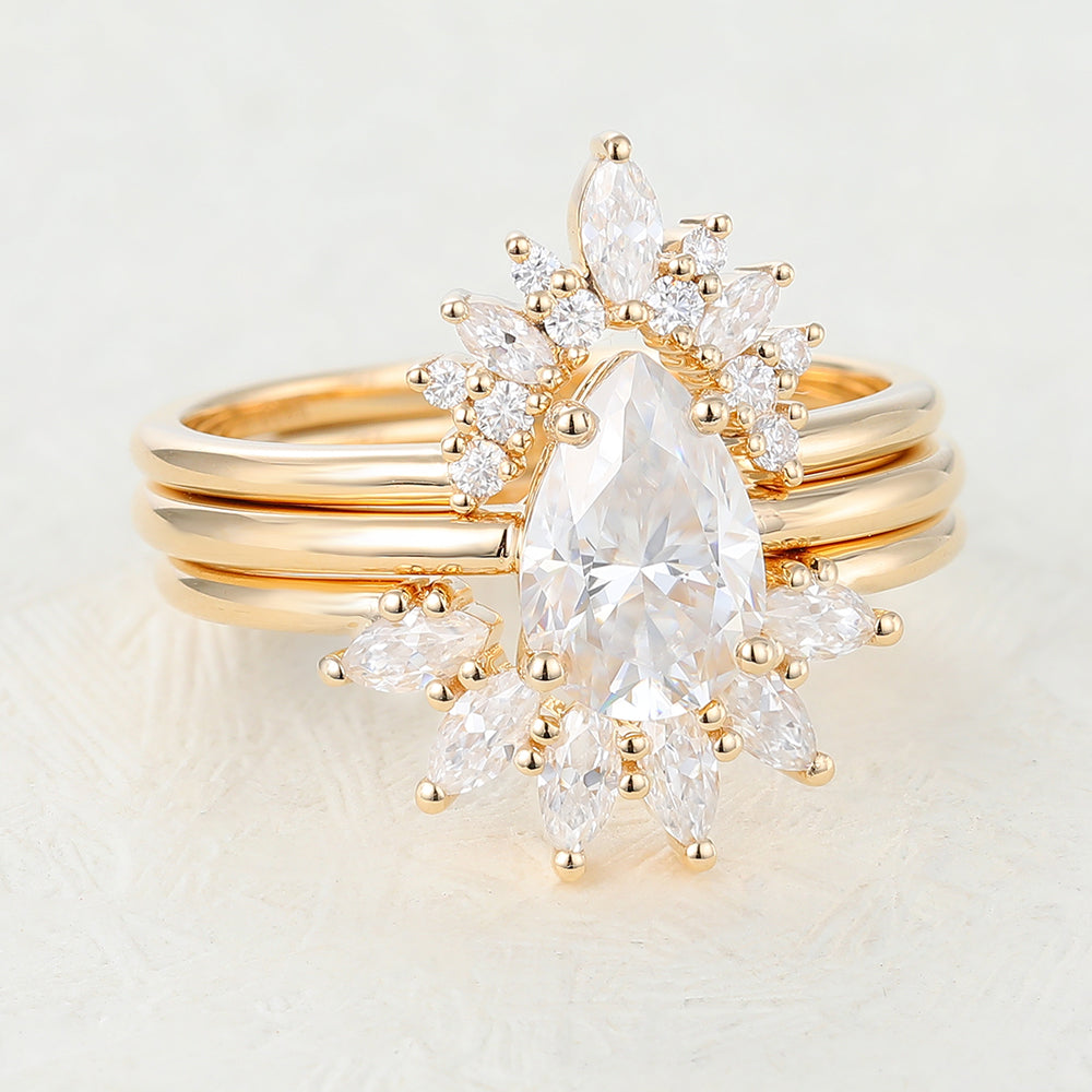 Aurora-1.5 Carats Pear Moissanite Cluster Bridal Ring Set