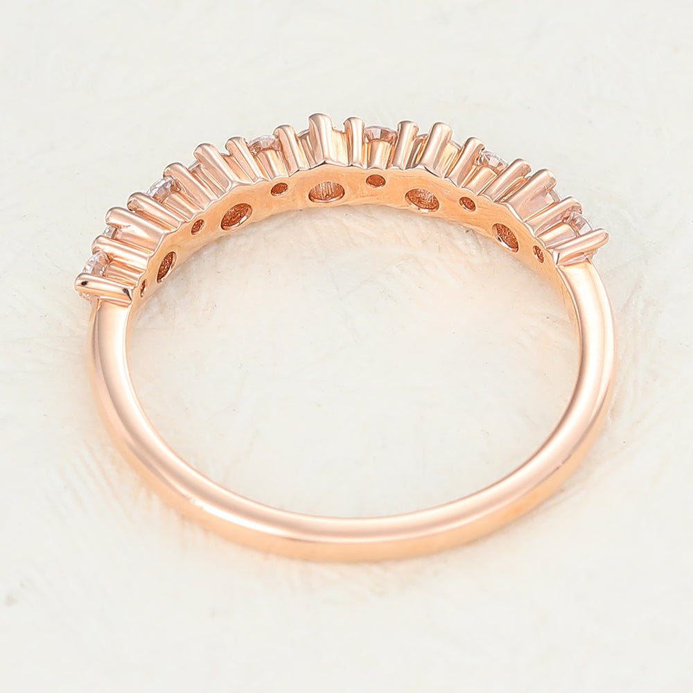 Hunter-0.29 TCW Round Moissanite Vintage Wedding Band