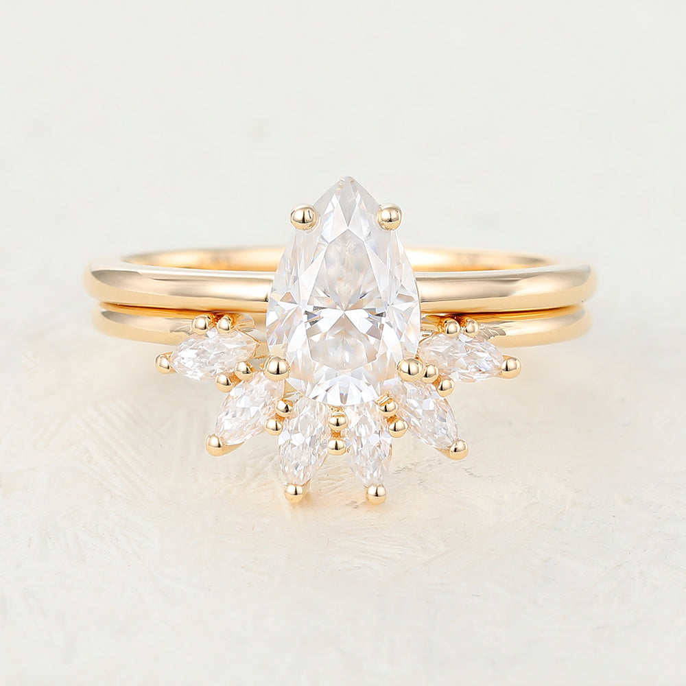 Jade-1.5 Carats Pear Moissanite Cluster Bridal Ring Set