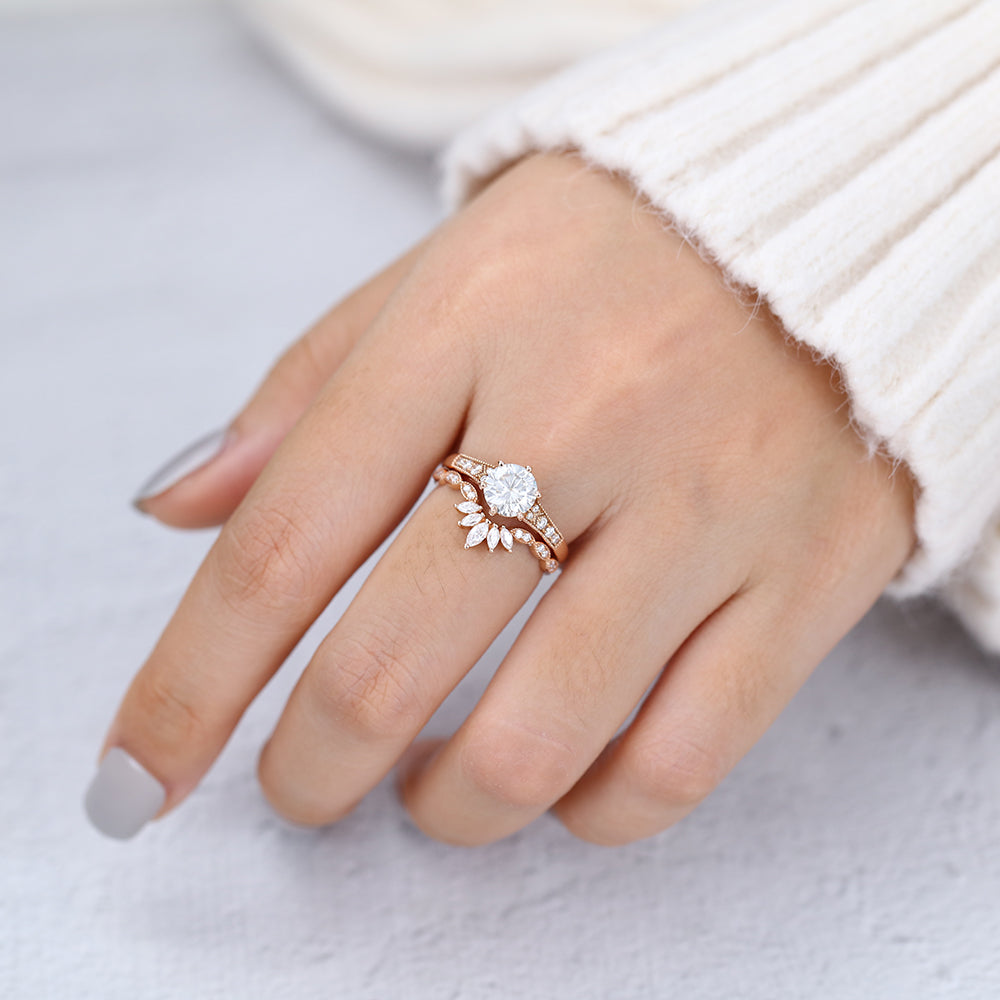 Griffin-1.0 Carats Round Moissanite Cluster Bridal Ring Set