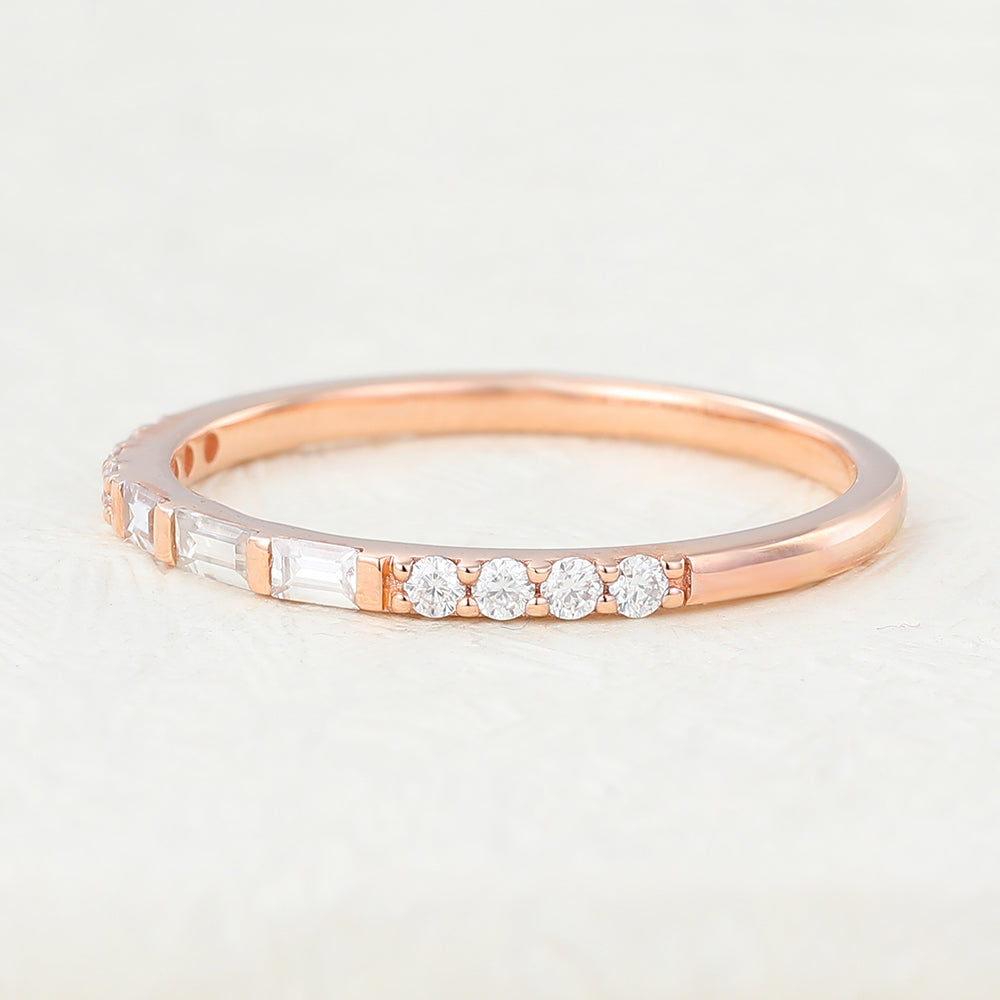 Bryson-0.28 TCW Baguette & Round Moissanite Bar Setting Wedding Band
