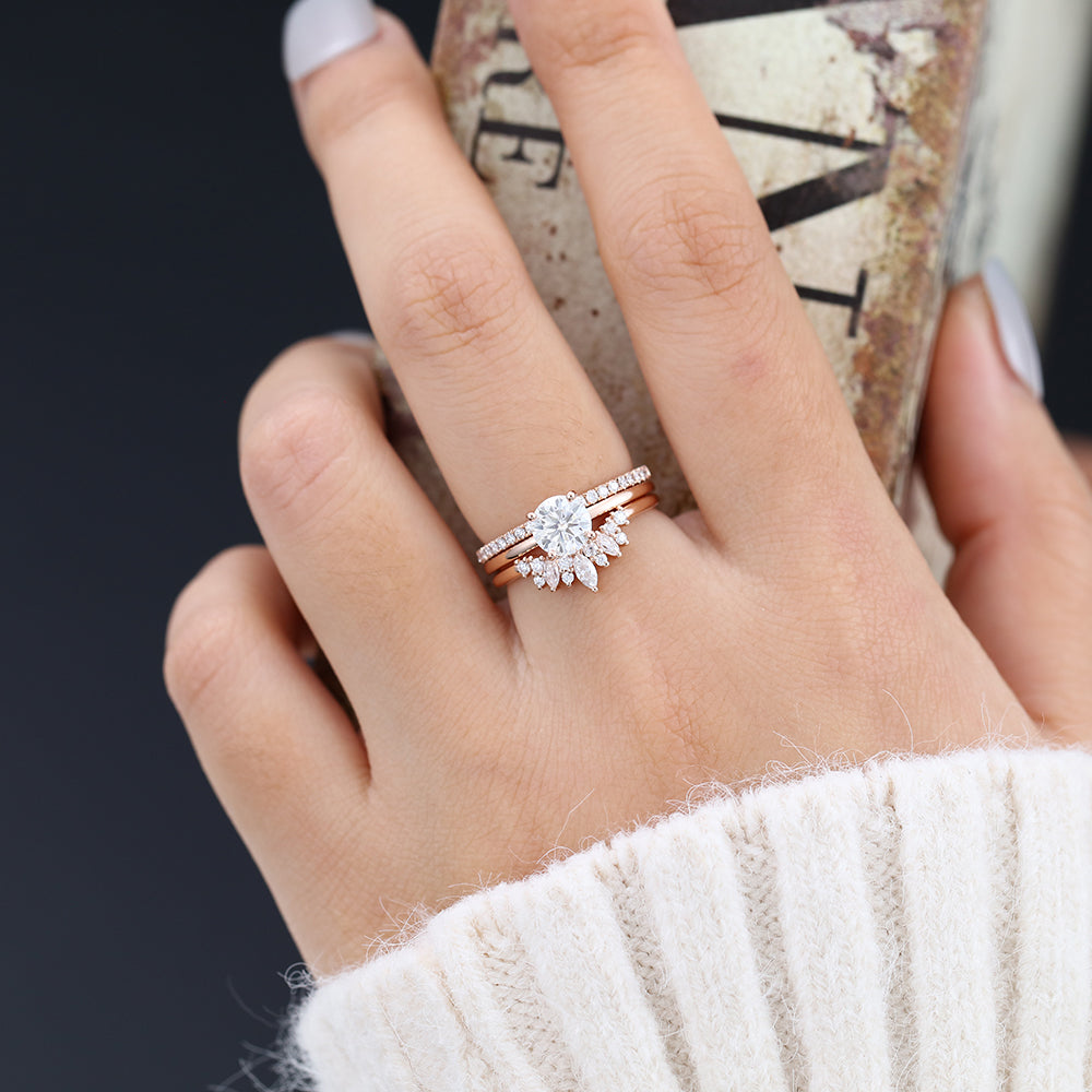 Ariel-0.68 Carats Round Moissanite Cluster Bridal Ring Set
