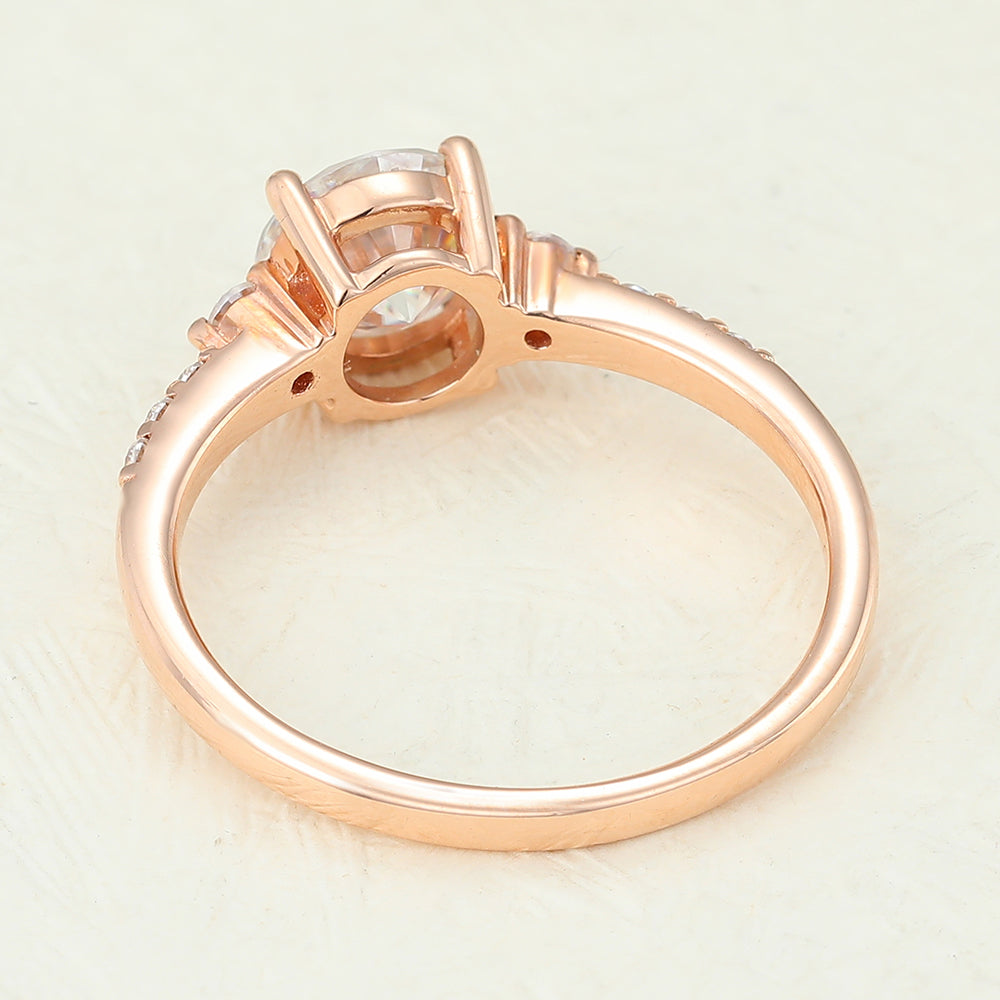 Sienna-0.88 Carats Round Moissanite Pave Engagement Ring