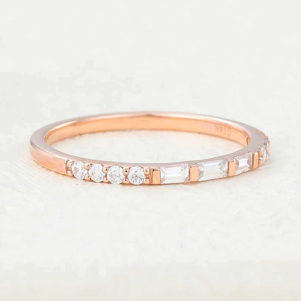Bryson-0.28 TCW Baguette & Round Moissanite Bar Setting Wedding Band