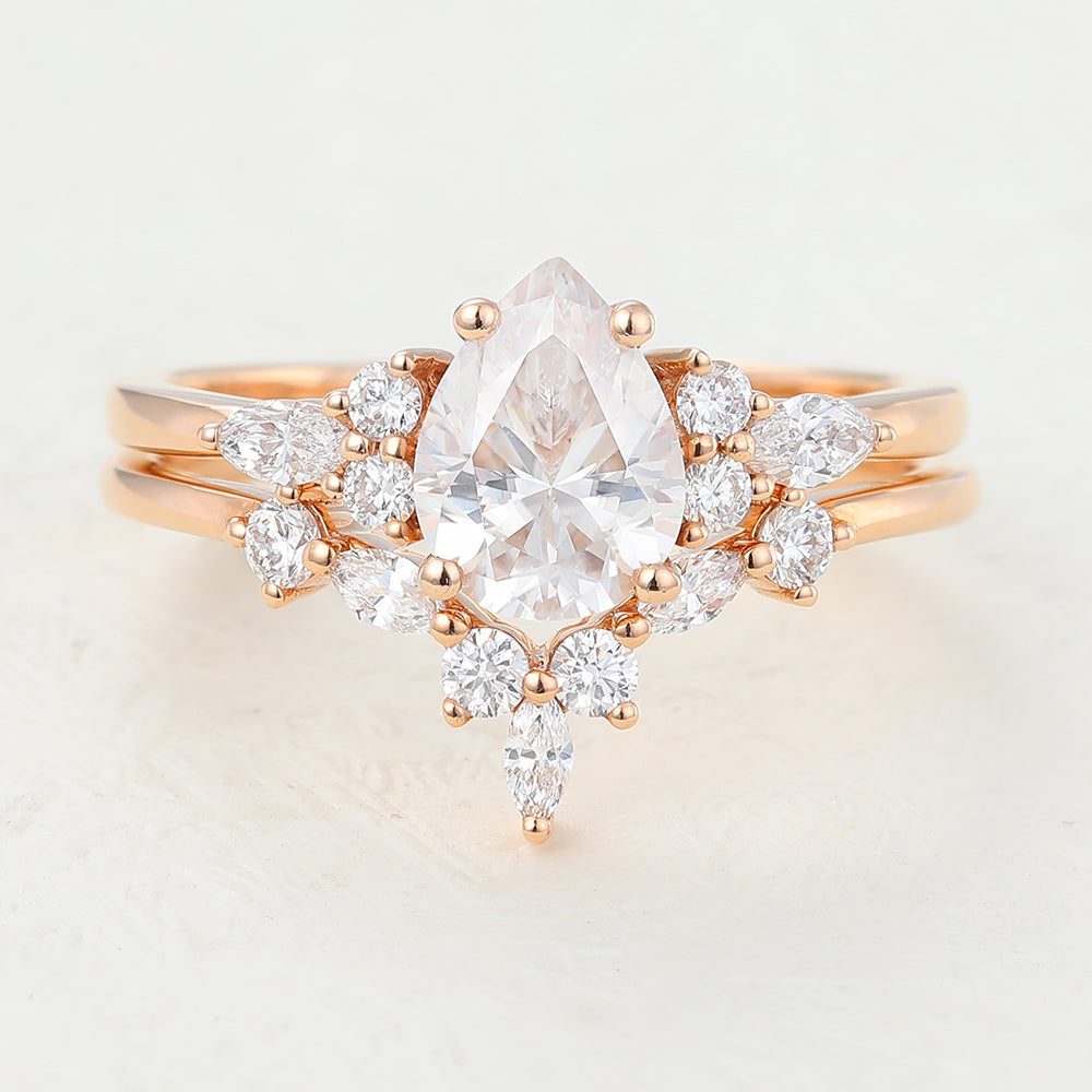 Jasmine-1.20 Carats Pear Moissanite Cluster Bridal Ring Set
