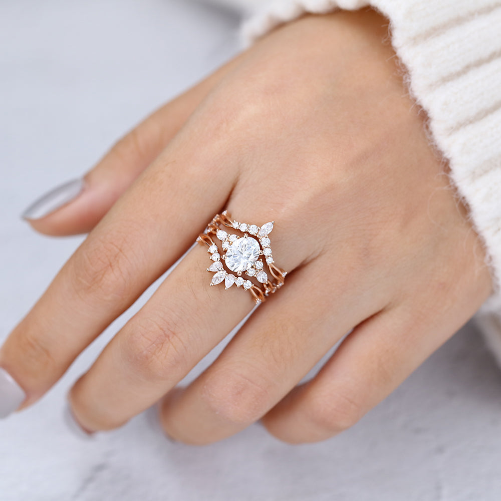 Eden-1.33 Carats Oval Moissanite Cluster Bridal Ring Set