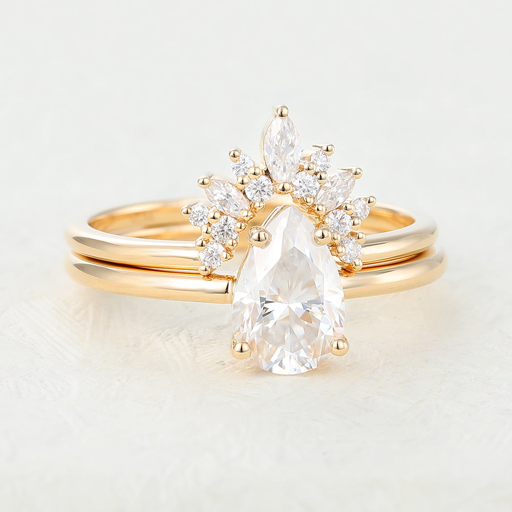 Summer-1.33 Carats Pear Moissanite Solitaire Bridal Ring Set