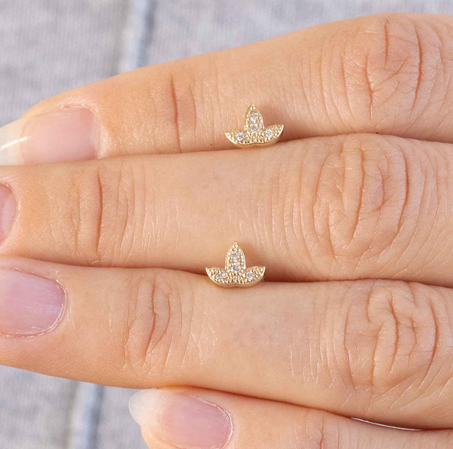 Evelyn- 0.05 TCW Round Moissanite leaf Stud Earrings