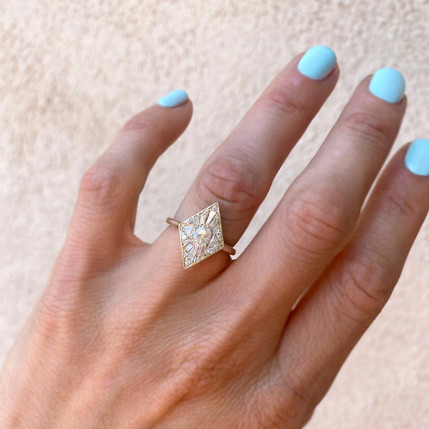 0.3 CT Oval Shape CVD Diamond Kite Engagement Ring