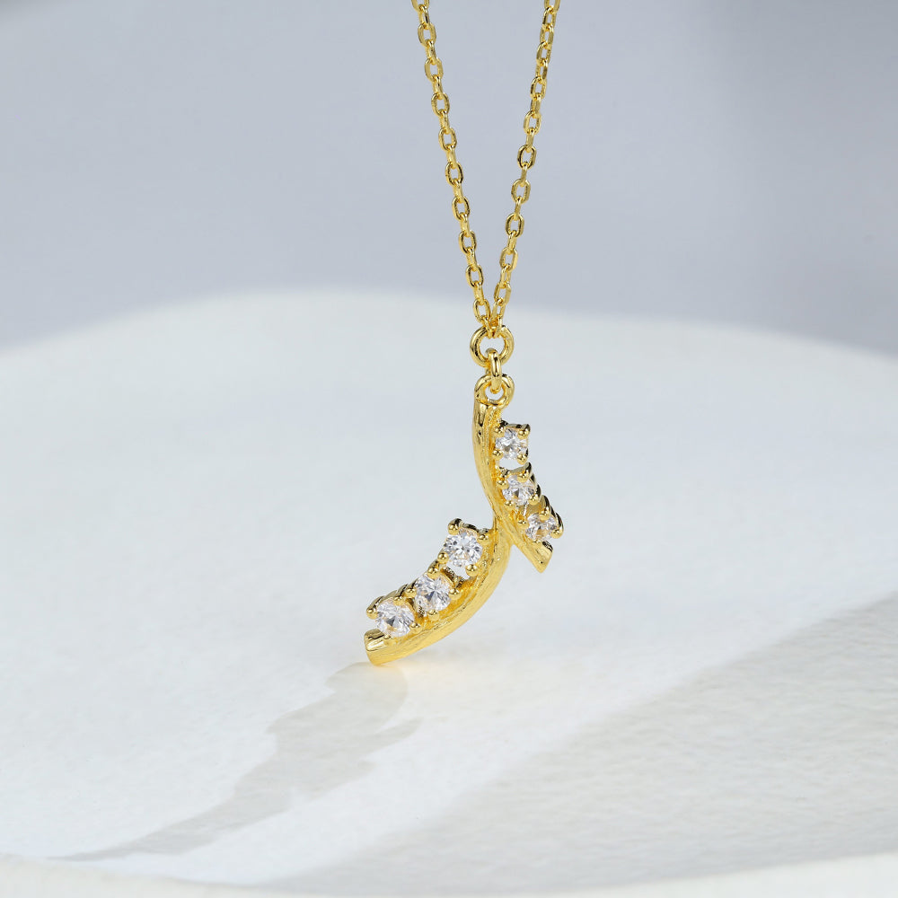Willow-0.39 Carats Round Moissanite Unique Necklace
