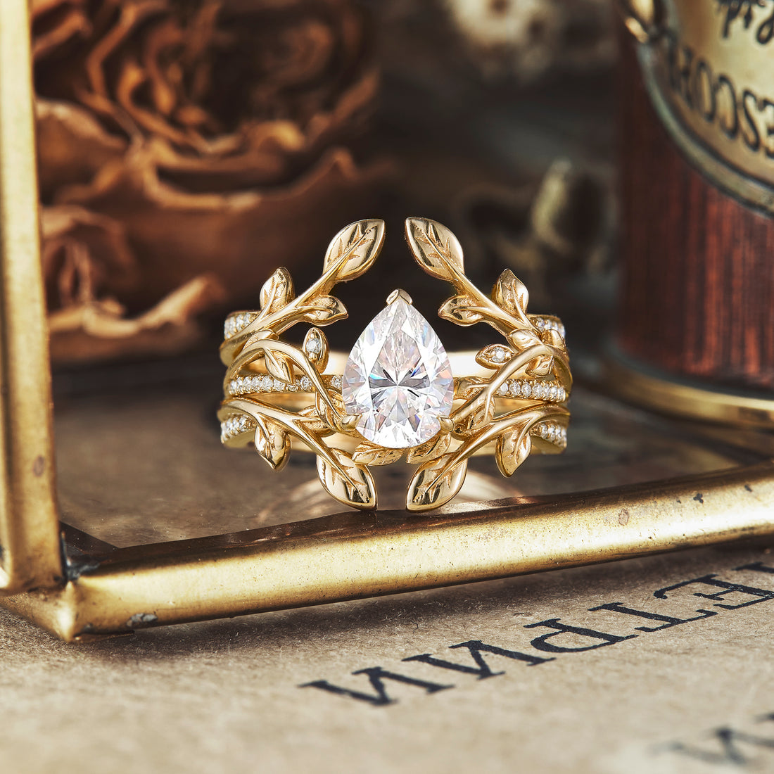 1.25 CT Pear Shaped Moissanite Diamond Bridal Set With Vintage Setting