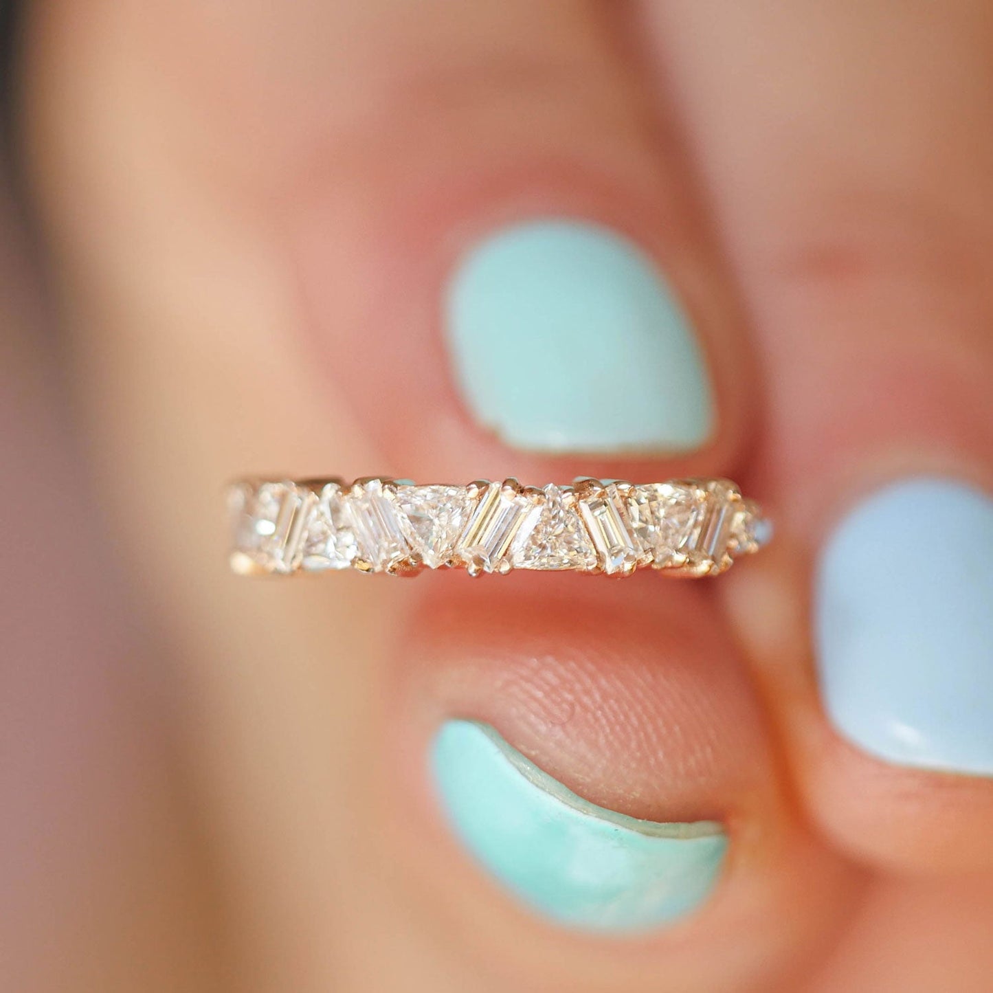 0.64 TCW Trillion Baguette and Round Cluster Wedding Band