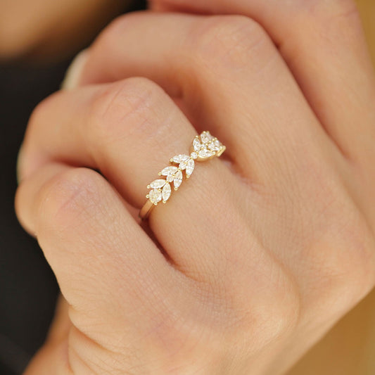 0.51 TCW Round & Marquise cluster Wedding Band