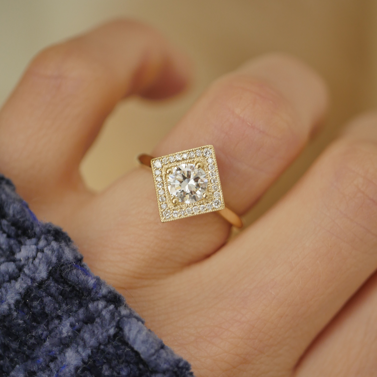 0.75 CT Round Shape CVD Diamond halo Engagement Ring