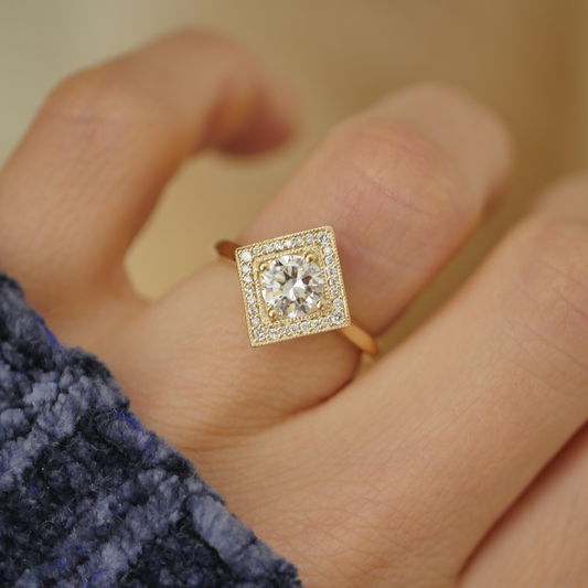 0.75 CT Round Shape CVD Diamond halo Engagement Ring