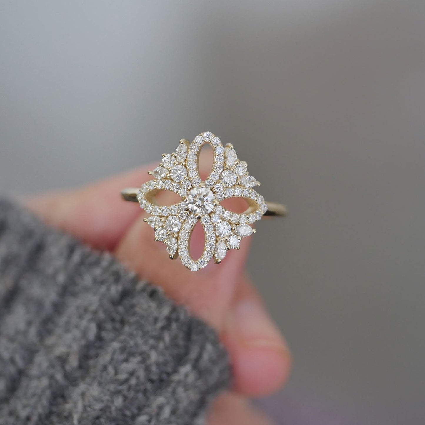 1.0 CT Round Shape CVD Diamond vintage-inspired Engagement Ring