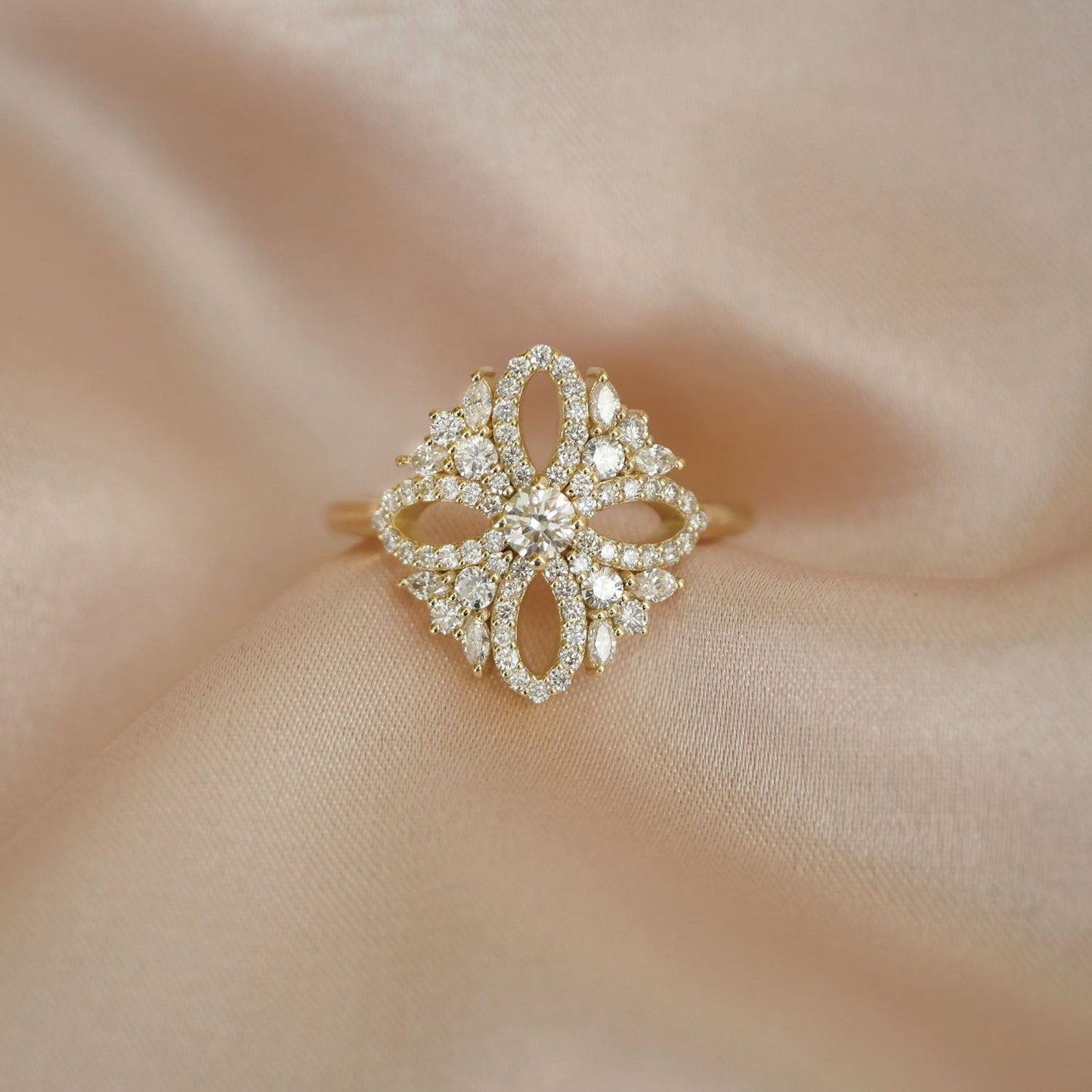 1.0 CT Round Shape CVD Diamond vintage-inspired Engagement Ring