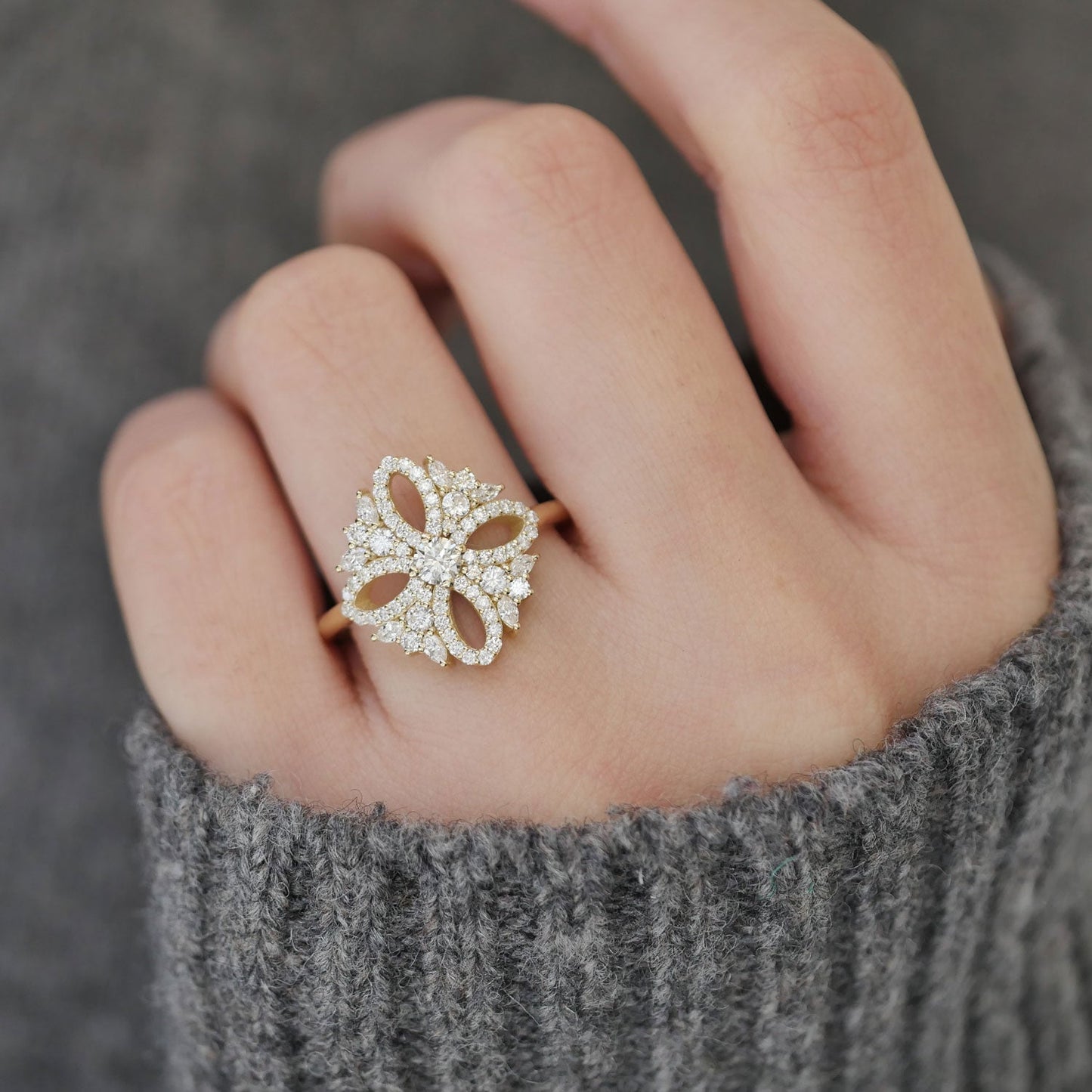 1.0 CT Round Shape CVD Diamond vintage-inspired Engagement Ring