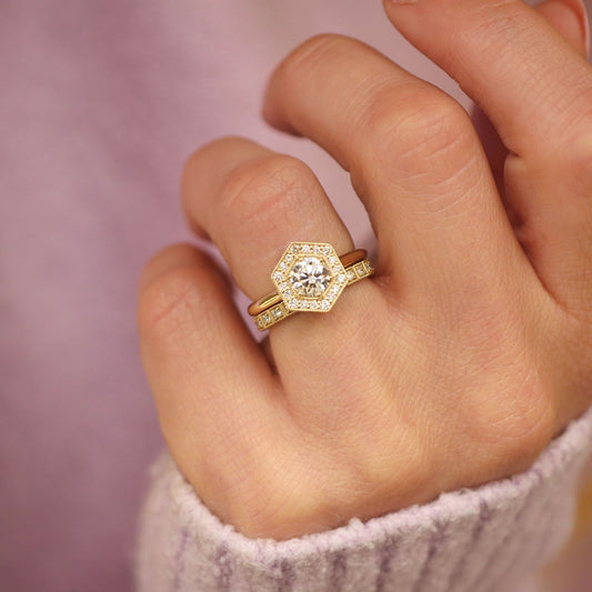 0.75 CT Round Shape CVD Diamond halo Engagement Ring