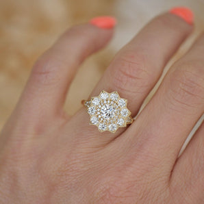 0.5 CT Round Shape CVD Diamond floral halo Engagement Ring