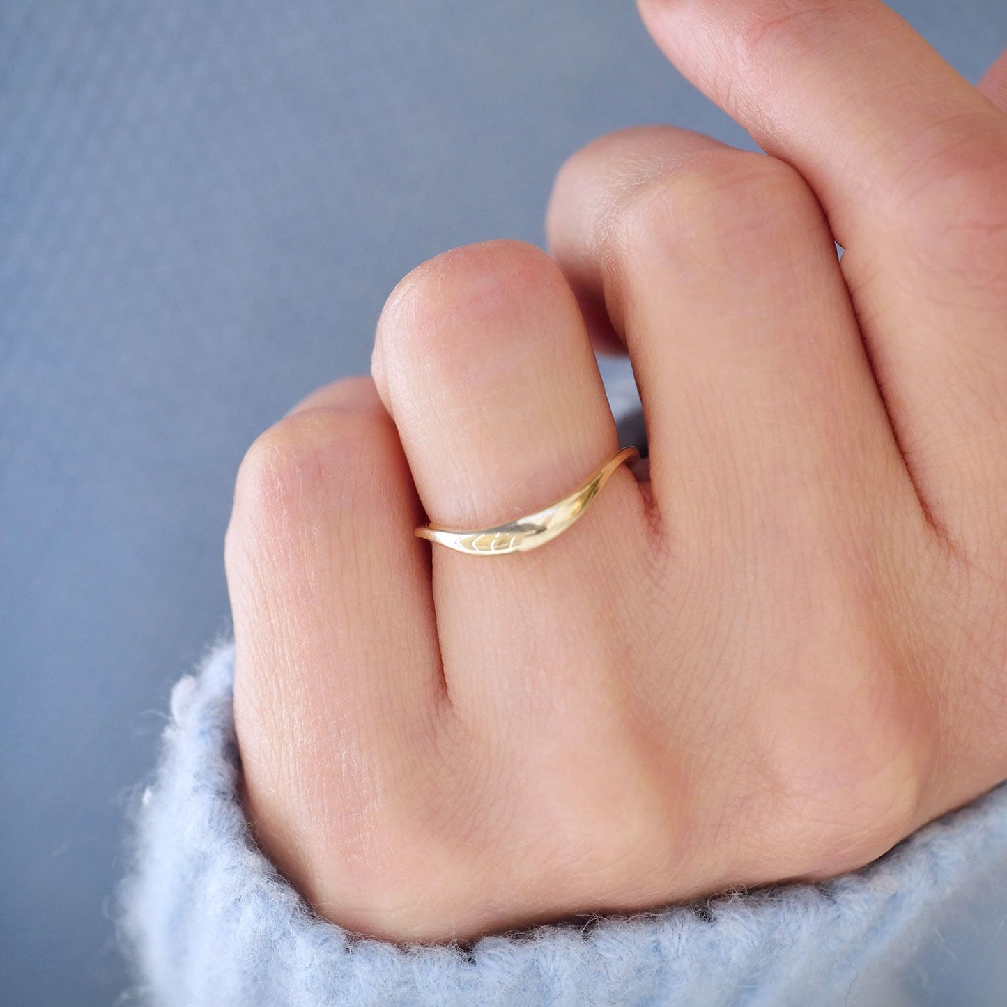 Classic Plain Curved Wedding band