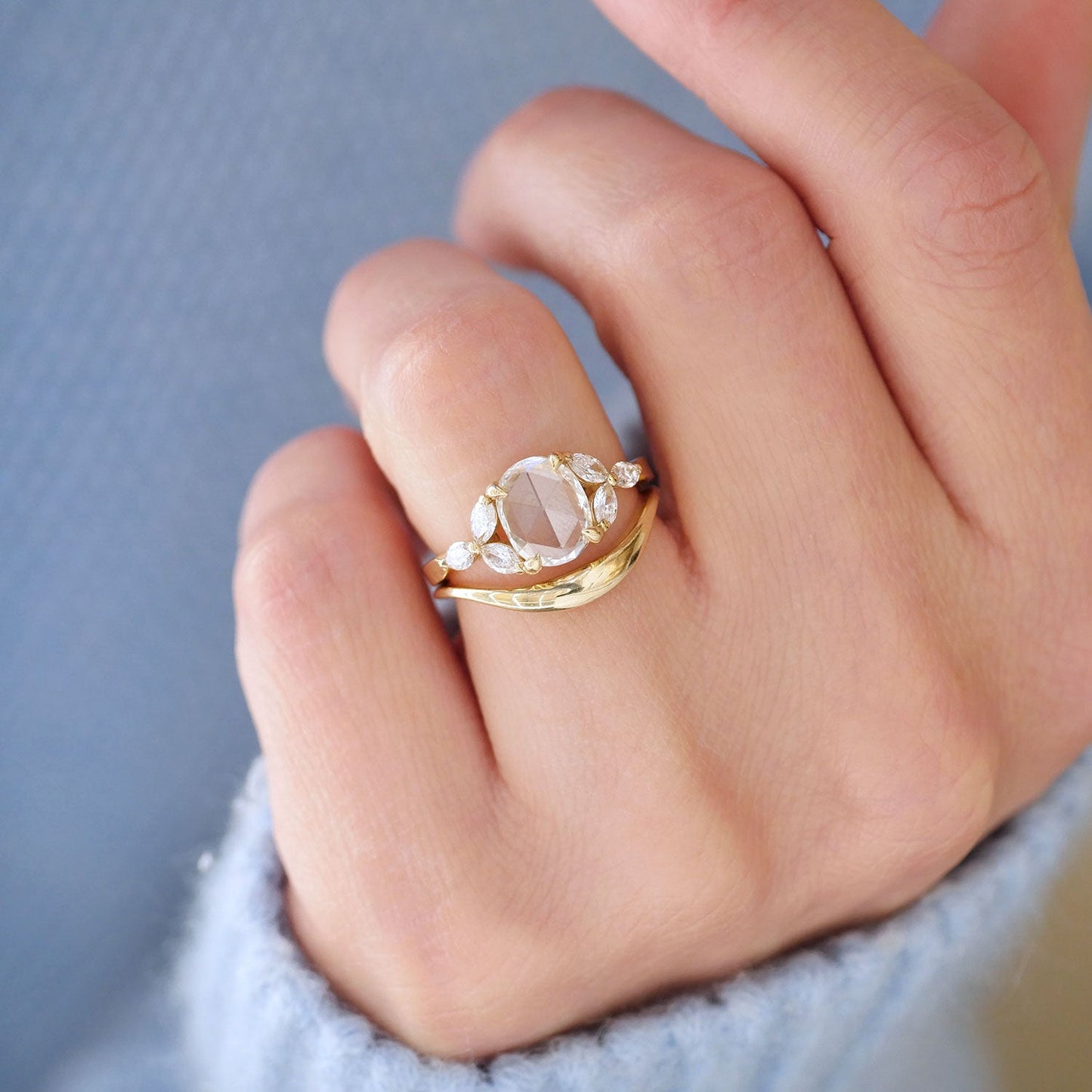 Classic Plain Curved Wedding band