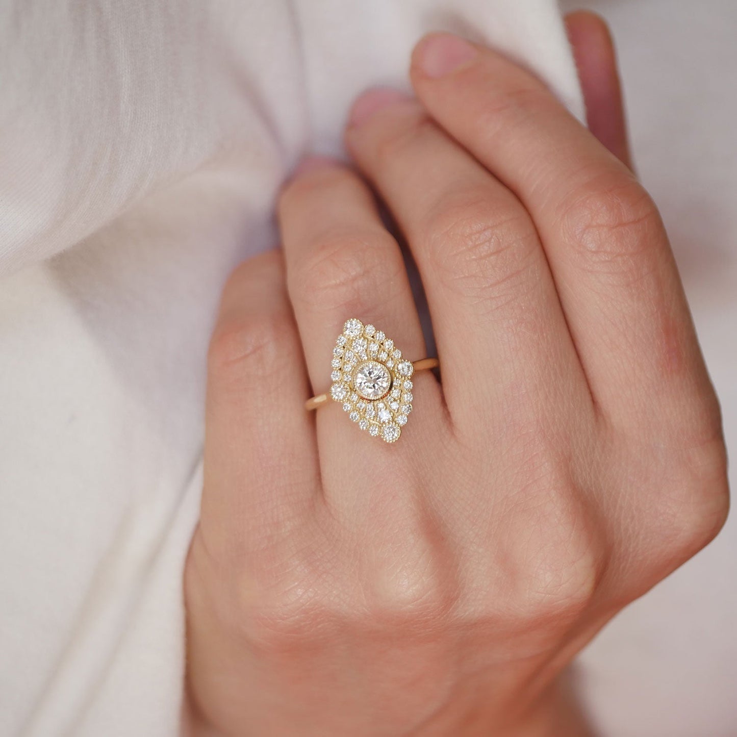 0.40 CT Round Shape CVD Diamond Halo Setting Engagement Ring