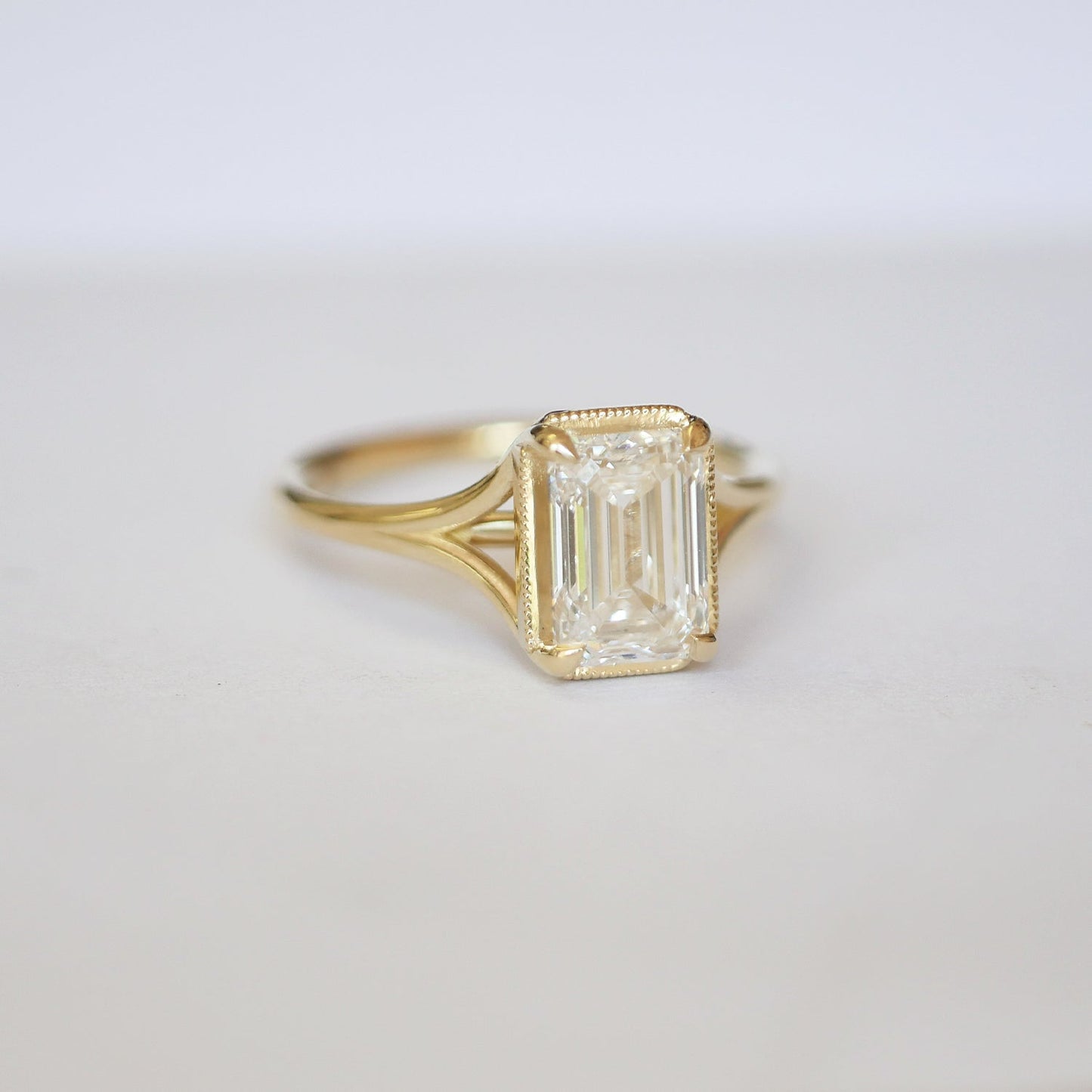 2.5 CT Emerald Shape CVD Diamond Split Shank Setting Engagement Ring