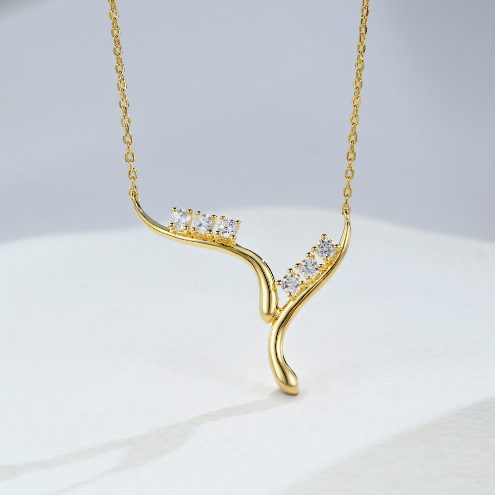 Maya-0.50 Carats Round Moissanite Unique Necklace