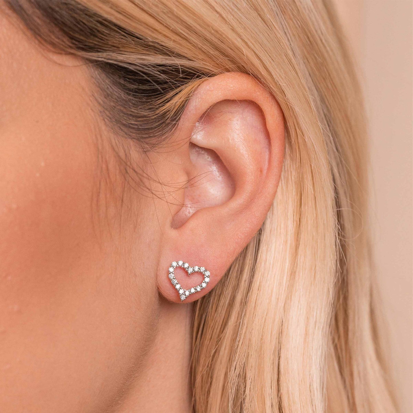 Mila- 0.10 CT Round Moissanite Heart Stud Earrings