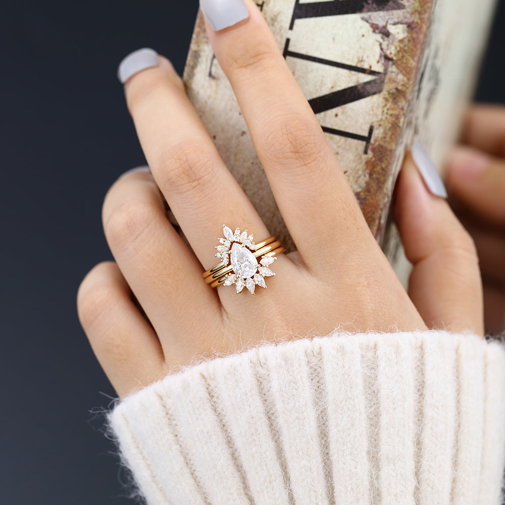 Aurora-1.5 Carats Pear Moissanite Cluster Bridal Ring Set