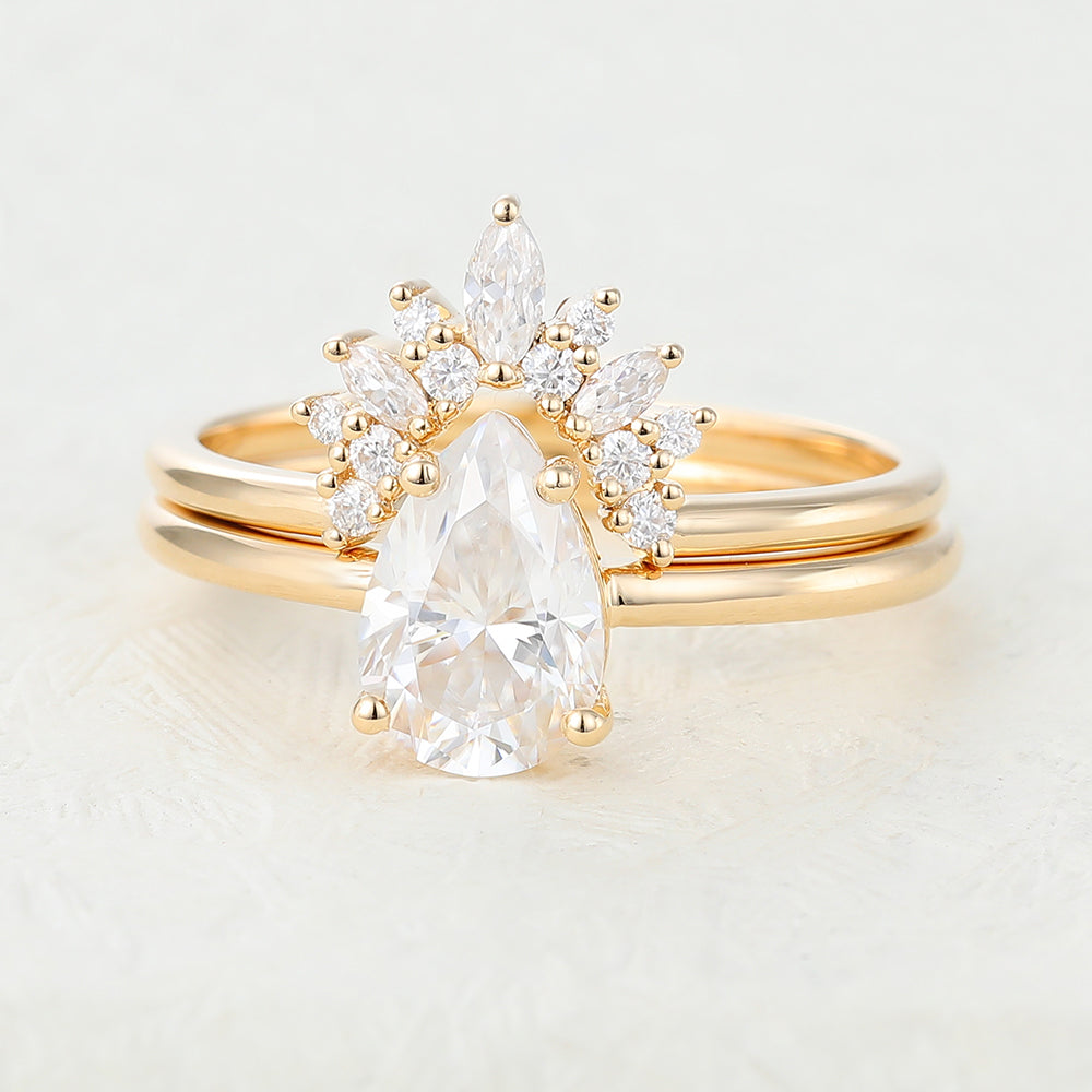 Summer-1.33 Carats Pear Moissanite Solitaire Bridal Ring Set