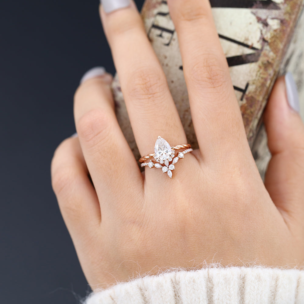 Felix-1.0 Carats Pear Moissanite Cluster Bridal Ring Set