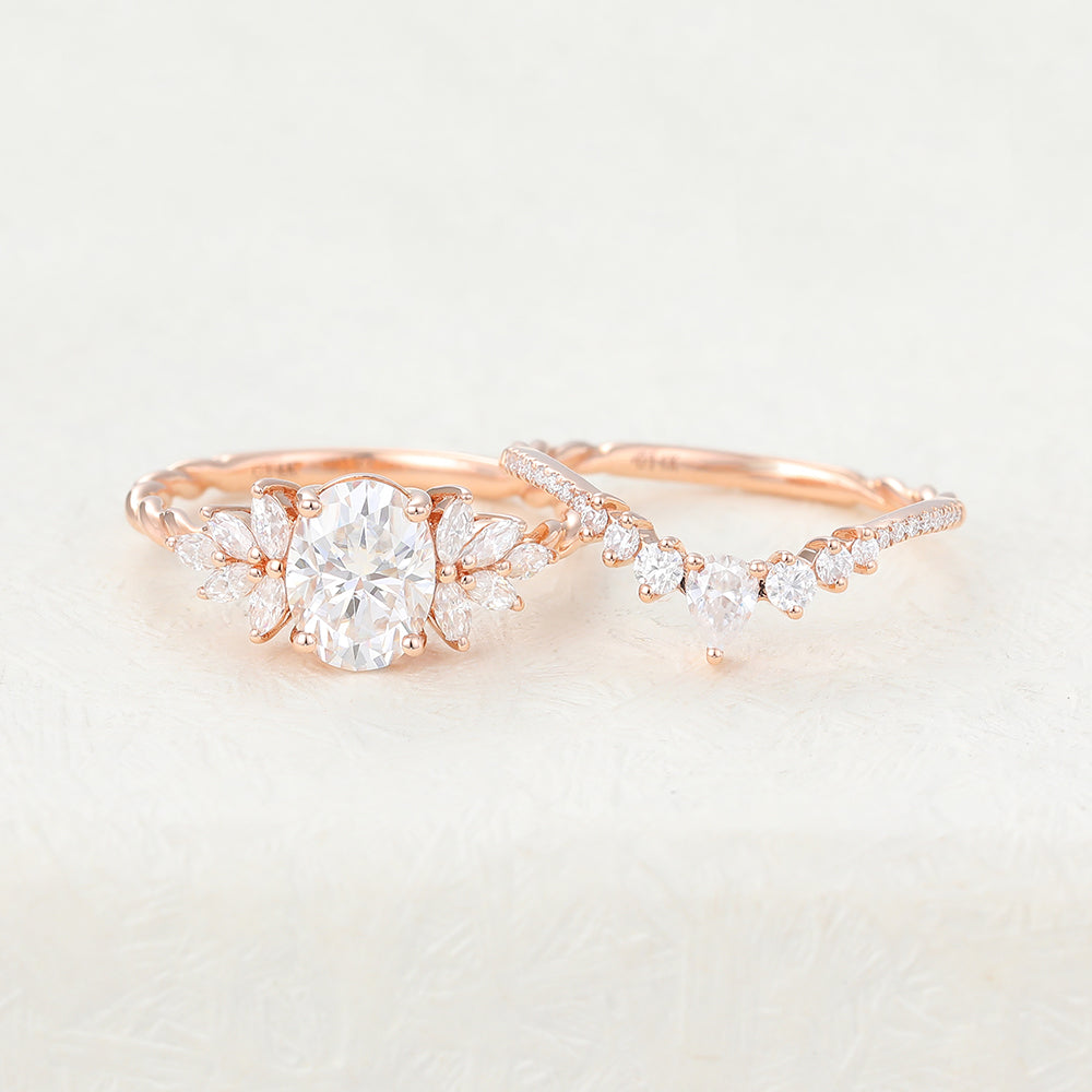Piper-1.33 Carats Oval Moissanite Cluster Bridal Ring Set