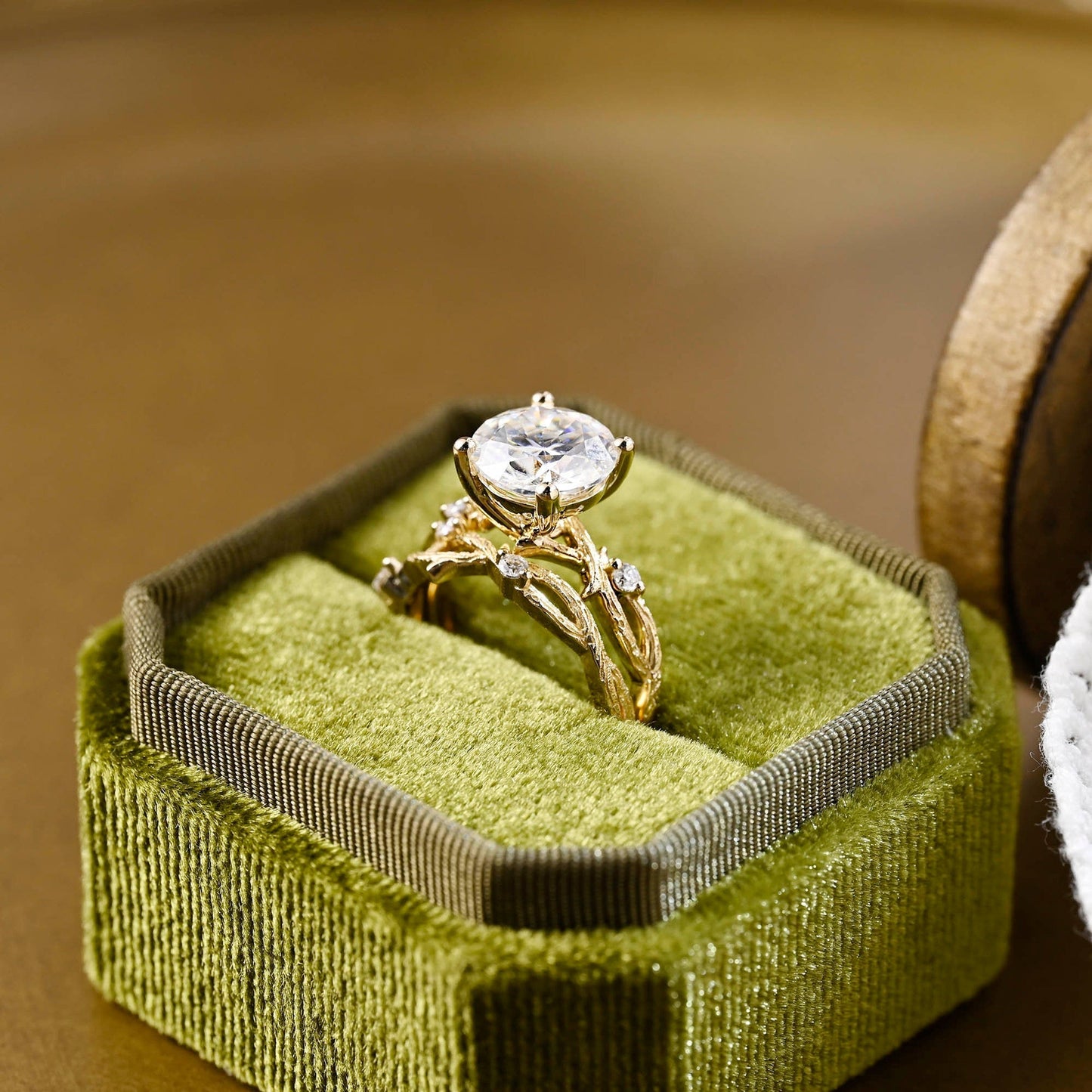Leo-2.5 Carats Round Moissanite Twig Setting Bridal Ring Set
