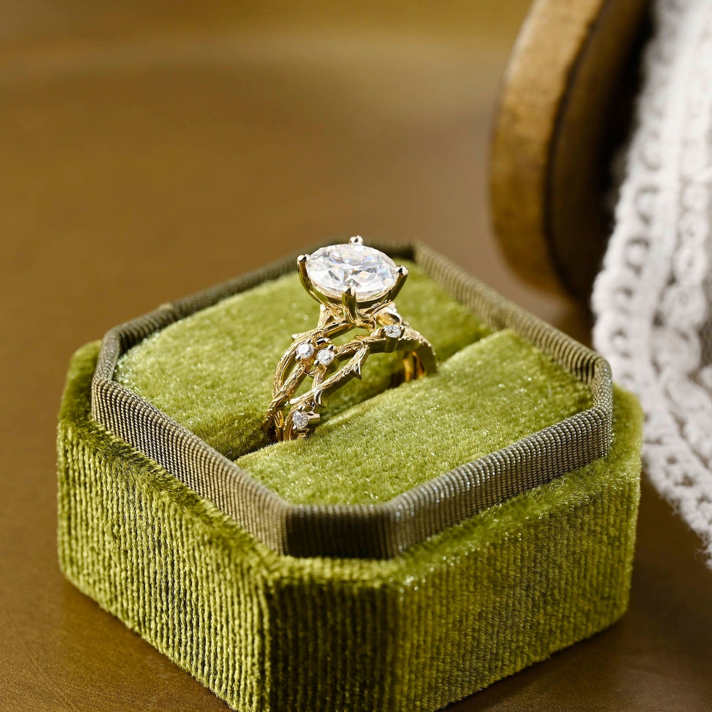 Leo-2.5 Carats Round Moissanite Twig Setting Bridal Ring Set